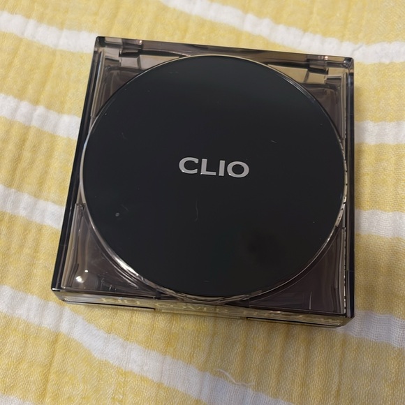 Clio kill cover the new founwear cushion spf 50+,PA +++ , 04 refill plus case. - Picture 3 of 5